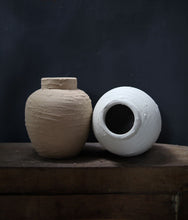 Load image into Gallery viewer, Dahlia Vase