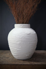 Load image into Gallery viewer, Dahlia Vase