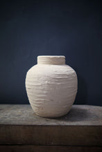 Load image into Gallery viewer, Dahlia Vase