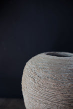 Load image into Gallery viewer, Magnus Vase