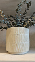Load image into Gallery viewer, Dorothy Vase