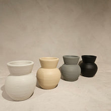 Load image into Gallery viewer, Levy Vase
