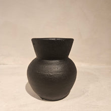Load image into Gallery viewer, Levy Vase