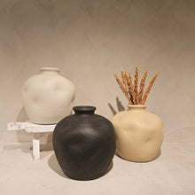 Load image into Gallery viewer, Sierra Deformed Vase