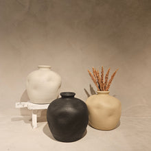 Load image into Gallery viewer, Sierra Deformed Vase