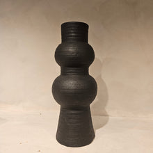 Load image into Gallery viewer, Willa Vase