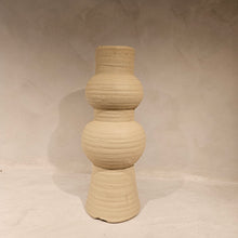 Load image into Gallery viewer, Willa Vase