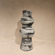 Load image into Gallery viewer, Willa Vase