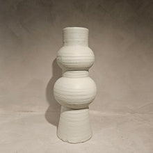 Load image into Gallery viewer, Willa Vase