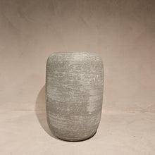 Load image into Gallery viewer, Finn Vase