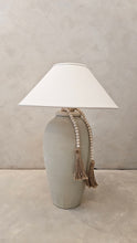 Load image into Gallery viewer, Cleon Lamp in White