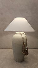 Load image into Gallery viewer, Cleon Lamp in White