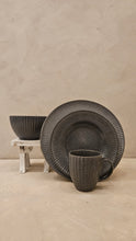 Load image into Gallery viewer, Harriet 16pc Dinnerware Set