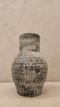 Load image into Gallery viewer, Oliver Vase in Black