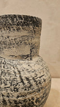 Load image into Gallery viewer, Oliver Vase in Black