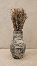Load image into Gallery viewer, Oliver Vase in Black