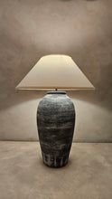 Load image into Gallery viewer, Cleon Lamp in Black
