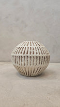 Load image into Gallery viewer, Charlotte Vase