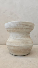 Load image into Gallery viewer, Austere vase