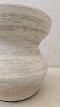 Load image into Gallery viewer, Austere vase