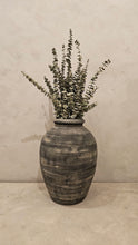 Load image into Gallery viewer, Hester Vase