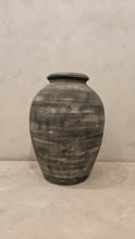 Load image into Gallery viewer, Hester Vase
