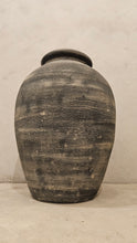 Load image into Gallery viewer, Hester Vase