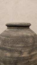 Load image into Gallery viewer, Hester Vase
