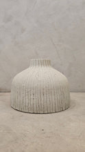 Load image into Gallery viewer, Clem Vase