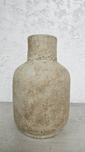 Load image into Gallery viewer, Verity Vase
