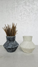 Load image into Gallery viewer, Truett Vase
