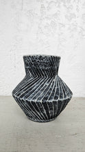 Load image into Gallery viewer, Truett Vase