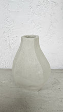 Load image into Gallery viewer, Elton Vase Large