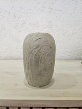 Load image into Gallery viewer, Collette Vase