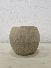 Load image into Gallery viewer, Elmer Vase