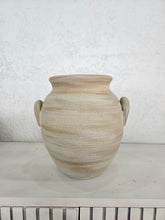 Load image into Gallery viewer, Blanche Vase