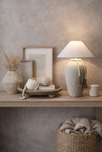 Load image into Gallery viewer, Cleon Lamp in White