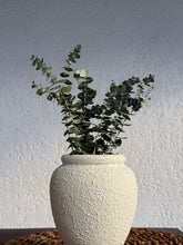 Load image into Gallery viewer, Vase and Flower Set