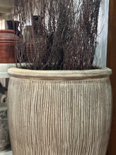 Load image into Gallery viewer, Tavern Planter