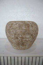 Load image into Gallery viewer, Florian Vase