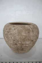 Load image into Gallery viewer, Florian Vase