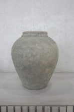 Load image into Gallery viewer, Killian Vase