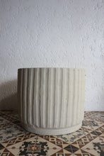 Load image into Gallery viewer, Vertida Planter