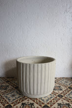 Load image into Gallery viewer, Vertida Planter
