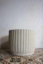 Load image into Gallery viewer, Vertida Planter