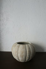 Load image into Gallery viewer, Percival Vase