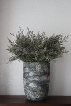 Load image into Gallery viewer, Alistair Planter in Black