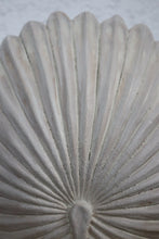 Load image into Gallery viewer, Noah Shell Vase