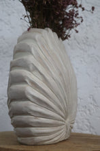 Load image into Gallery viewer, Noah Shell Vase