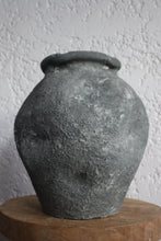 Load image into Gallery viewer, Elowen Vase